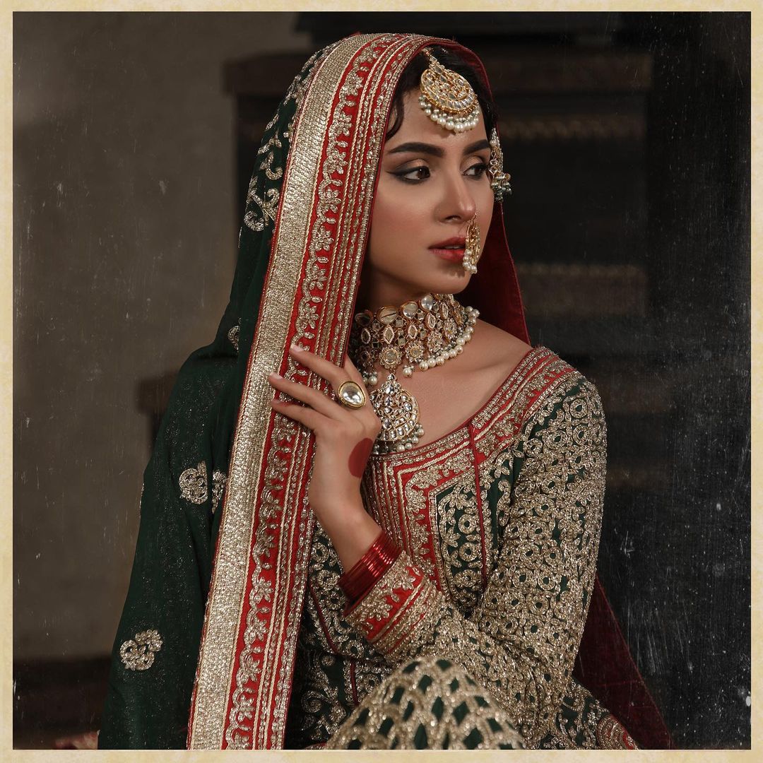 MediaSpringPk's tweet photo. #NimraKhan adorns #divanipakistan signature fishscale lehenga.
Old world glamour and timeless heritage finds home in this signature Diva’ni fishscale masterpiece. https://t.co/DDvwE63W5Z