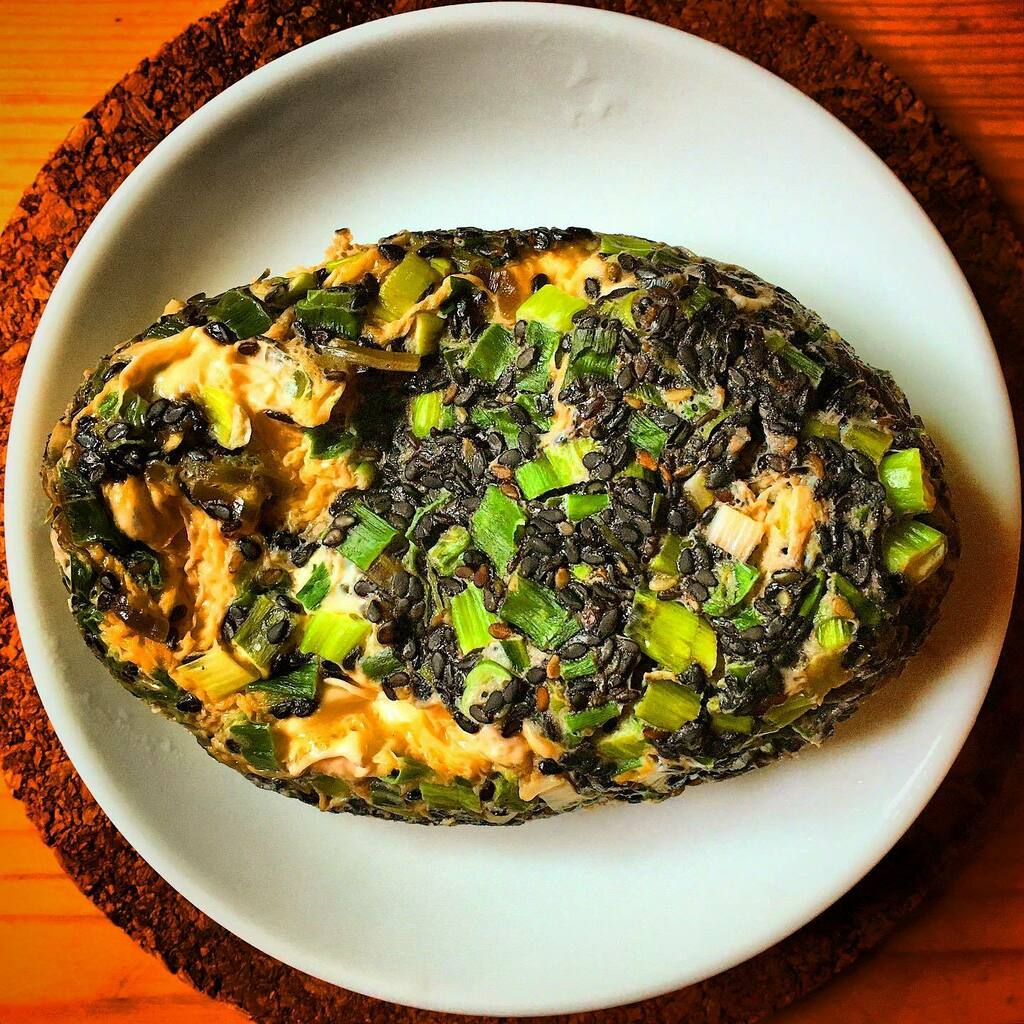 kikutaroid's tweet photo. レンジ玉子
#タマゴ #エッグ #egg
#塩昆布 #saltkelp #siokonbu
#万能葱 #greenonion #chives
#黒いりごま #roastblacksesame
#料理酒 #cookingsake
#味醂 #sweetsake
#豆乳 #soymilk
#お弁当 #bento https://t.co/qOACflBCU1 https://t.co/vVDYjx9bQx