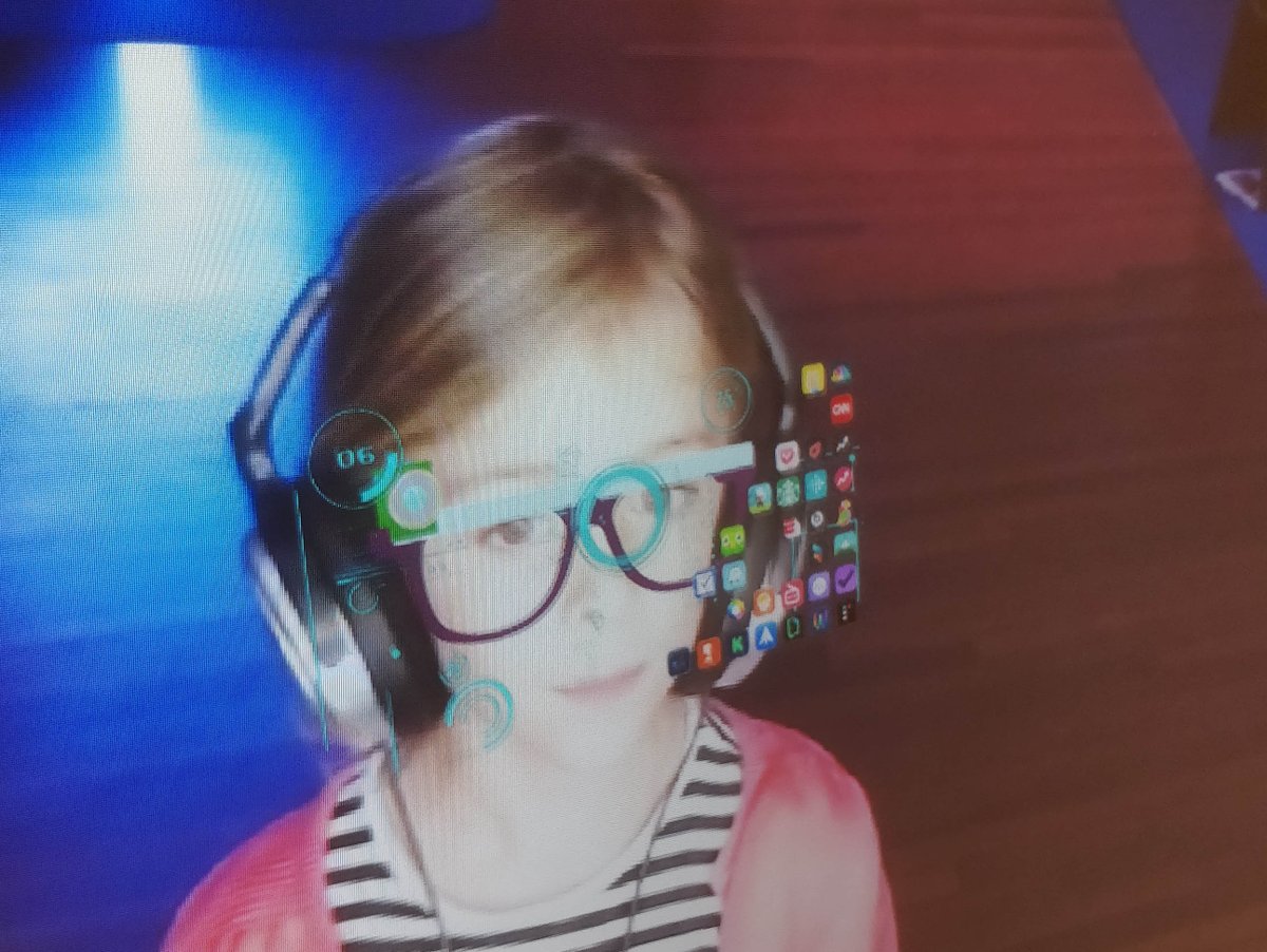 Kids overzien het grotere Big Tech plaatje nog niet. Stapsgewijs zullen ze hun AR bril vaker gaan gebruiken, zodra iets leuk of nuttig is. Daarom is het goed om alvast eens de komende 10 jaar te doorlopen, en te ontdekken waar die kleine stapjes toe leiden futurotheek.nl/artikelen/kids