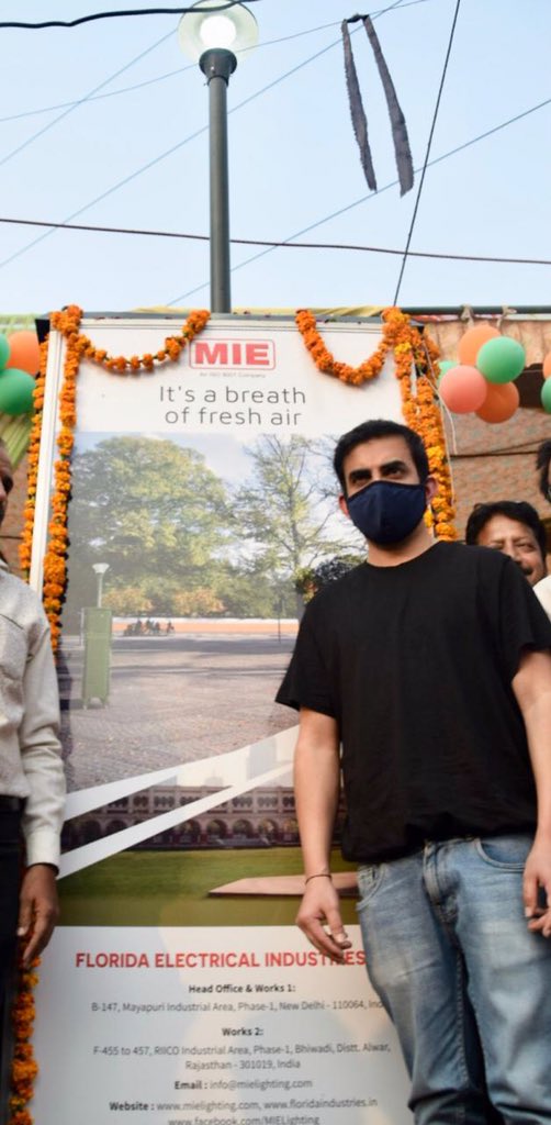 GautamGambhir's tweet photo. Another state-of-the-art AIR PURIFIER in East Delhi. Have to do more than banner &amp; ads at every traffic signal to help Delhi breathe free! https://t.co/l0zwXs4g6i