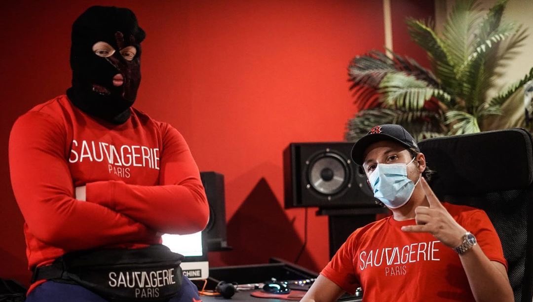ShadesFrance's tweet photo. Kalash Criminel à propos de son featuring avec Nekfeu :

« Il est énervé le morceau... Moi à la base j’voulais faire un son bien écrit etc. mais lui (Nekfeu) il m’a dit qu’il était dans un délire plus énervé... Fallait trouver un délire, fallait que ce soit turn-up » https://t.co/3pmJSwNIF7
