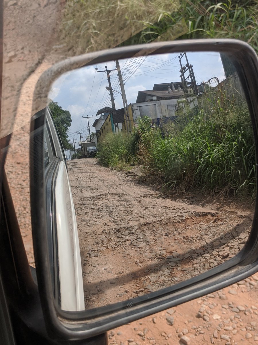 harshitha_silva's tweet photo. #Homagama #UDA Industrial Zone road condition. Years of Millions of rupees in revenue to the government through #exports from this Industrial Zone. Please help develop this industrial zone along with other vital Colombo walking tracks, HE President @GotabayaR &amp; @SugeeshBandara https://t.co/dYtLpIs8AQ