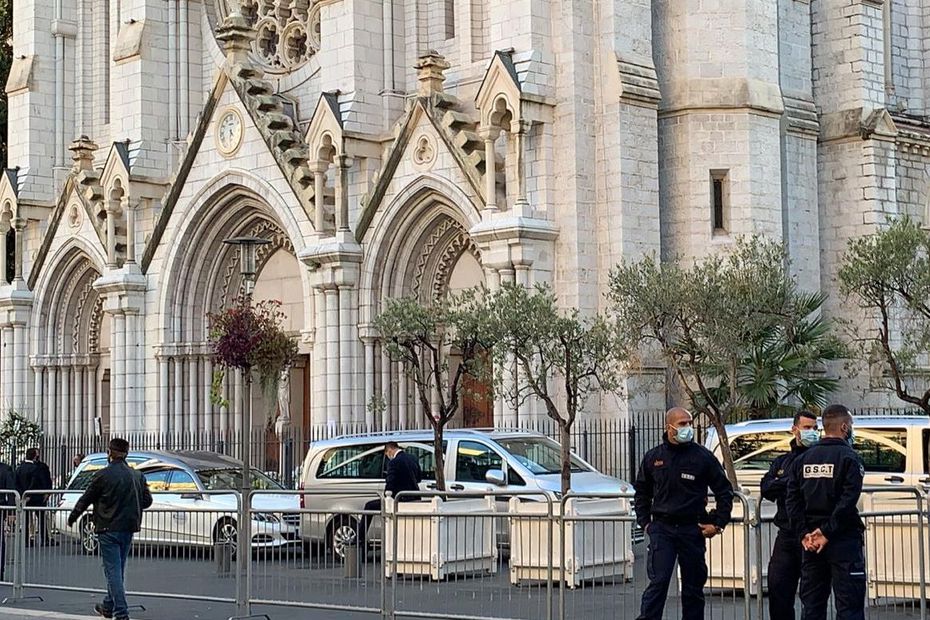 F3cotedazur's tweet photo. Val-de-Marne : le terroriste présumé de l'attentat de Notre-Dame à Nice échappe à une tentative de meurtre à l'hôpital d'instruction des armées de Begin le 11 novembre
#attentat #niceattentat #NiceTerrorAttack #TerrorismeIslamiste https://t.co/rj302BxP9z https://t.co/JjzcK2g9zo