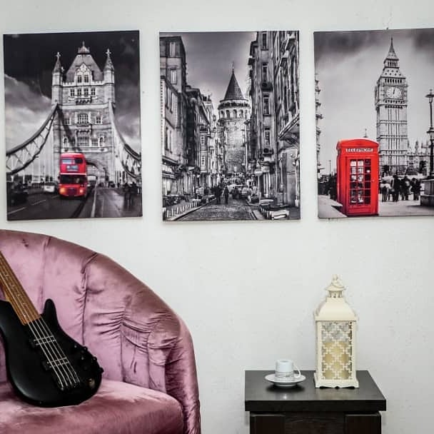 chuks_asoegwu's tweet photo. I've got exquisite paintings and wall frames that glow in the dark at unbelievably affordable prices. Want one? Let's talk. We are Chuks Interiors. 08080171229 for calls and enquiries. Pls Retweet @Thekshowkshow https://t.co/mJ3c5jfg2N