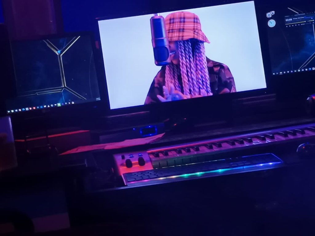 FifiCooperFans's tweet image. I'm in control ... #MocooperVisuals dropping NEXT WEEK!! 💪💯stop playin!!! #NetSo music.apple.com/us/album/net-s… 🔥🔥🔥🔥🔥