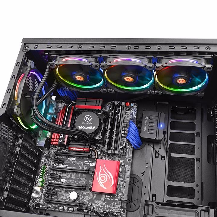 AIO Liquid Cooler ni sama macam radiator kereta, pakai cecair untuk sejukkan CPU. Lebih elok dari jenis kipas, dan semestinya mahal. Jangan risau, dia tak bocor tumpat kat komponen lain. At least, pakai beberapa tahun sebelum bocor. Dari RM200 - RM1.5k.