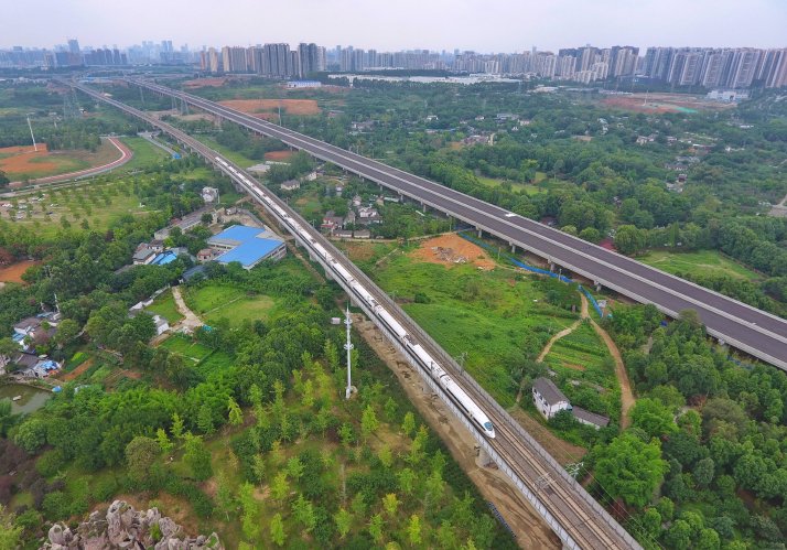 BeijingReview's tweet photo. What do you know about Chongqing and Chengdu, megacities in southwest China? Hotpot? Giant panda? 3D city? Pl click the link and to see what the Chengdu-Chongqing economic circle has to offer. Like You’ve Never Seen! #Megacity #cityclusters #Chongqing
https://t.co/KxTPROerYt https://t.co/g9ZRD0d6Vc