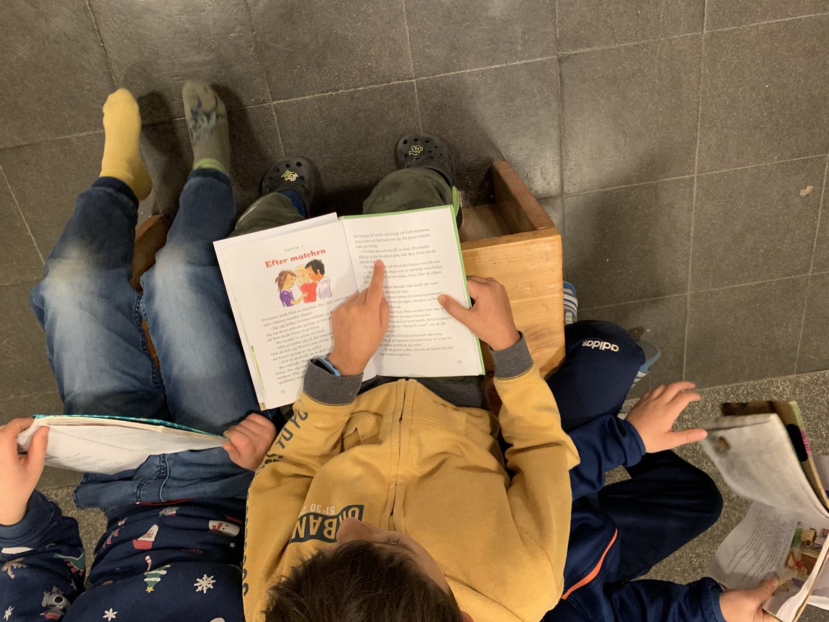 #nationellaläsardagen #magiskakulan och böcker hemifrån läses för varandra och gosedjur #åk1  #sofielund #sollentuna
