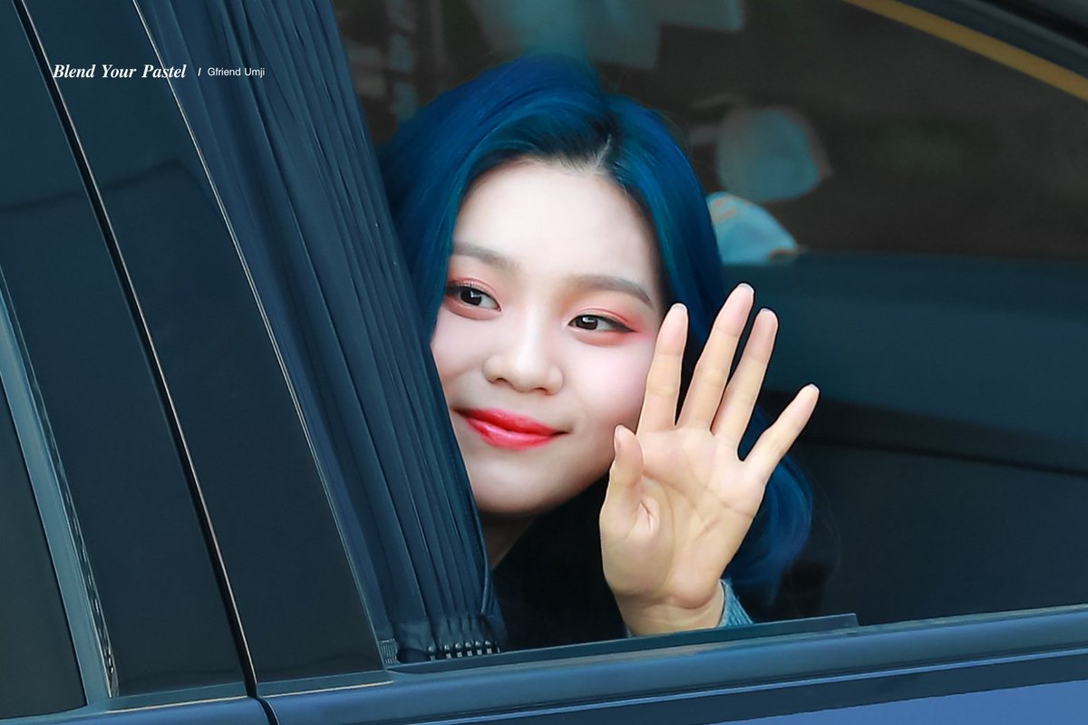 201112 새삼스레 고마워 ლ

#여자친구 #엄지 #GFRIEND #UMJI