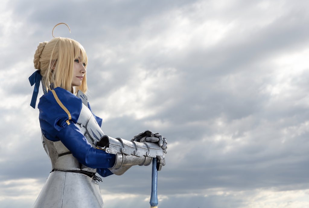 shakeikurararan's tweet photo. cosplay.
Fate /staynight
Altria Pendragon
アルトリア・ペンドラゴン

あなたに 会いたくてずっと
会いたくてずっと想う
眠れぬ夜を渡り
あなたが残した 光と影の中に包まれて泣いている

📸@sugiryun さん
studio @housestudionero 
#いくらこすめもりー https://t.co/G8vpo5yRJH
