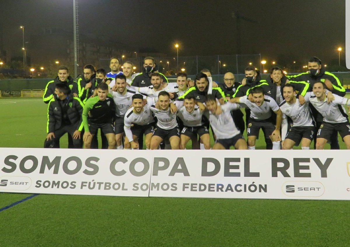 Finalmente conseguimos hacernos un lugar en la Copa del Rey.
Queremos agradecer a todos los Clubes, patrocinadores, personalidades y a los asistentes ayer al campo por vuestro apoyo. Fueron sin duda un aliciente para que consigamos esta histórica clasificación.
MUCHAS GRACIAS !!!