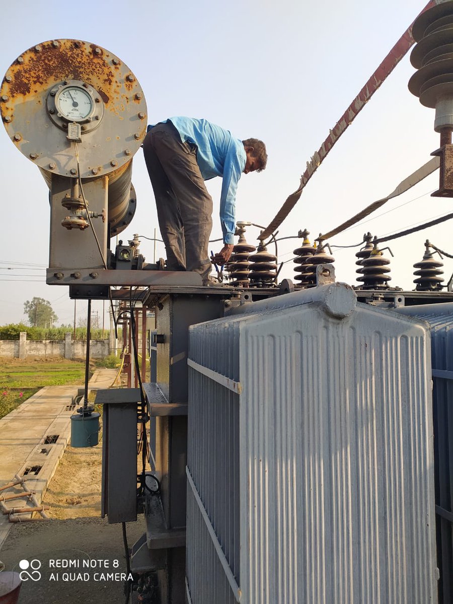 pvvnlmuzafarngr's tweet photo. @mduppcl
@MdPvvnl
@Chief_SRE_Zone
@seedcmzn
@EE_EDD2MZN
#jagmagDiwali
Preventive maintenance work before Diwali at sub-station Dinkarpur under EDC-1 Muzffarnagar https://t.co/DMe4EkZl5r