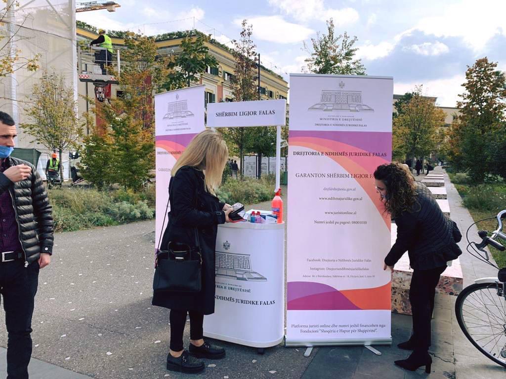 GjonajEtilda's tweet photo. ✅ Drejtoria e Ndihmës Juridike Falas dhe ekipet e #MD vijojnë me promovimin e shërbimit për qytetarët, si edhe me shpërndarjen e fletëpalosjeve në kuadër të fushatave të ndërgjegjësimit të shtetasve mbi shërbimin juridik falas.  

👉🏻 https://t.co/WGaB7Krdam https://t.co/VOltuTdswp