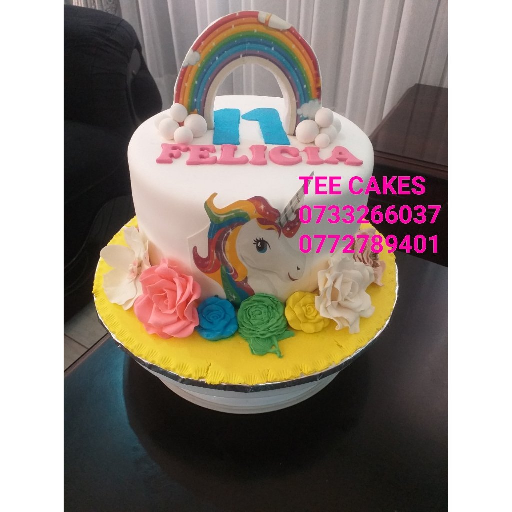 TEECakes10's tweet photo. Cakes for the little girls https://t.co/f5iaNTCFQR