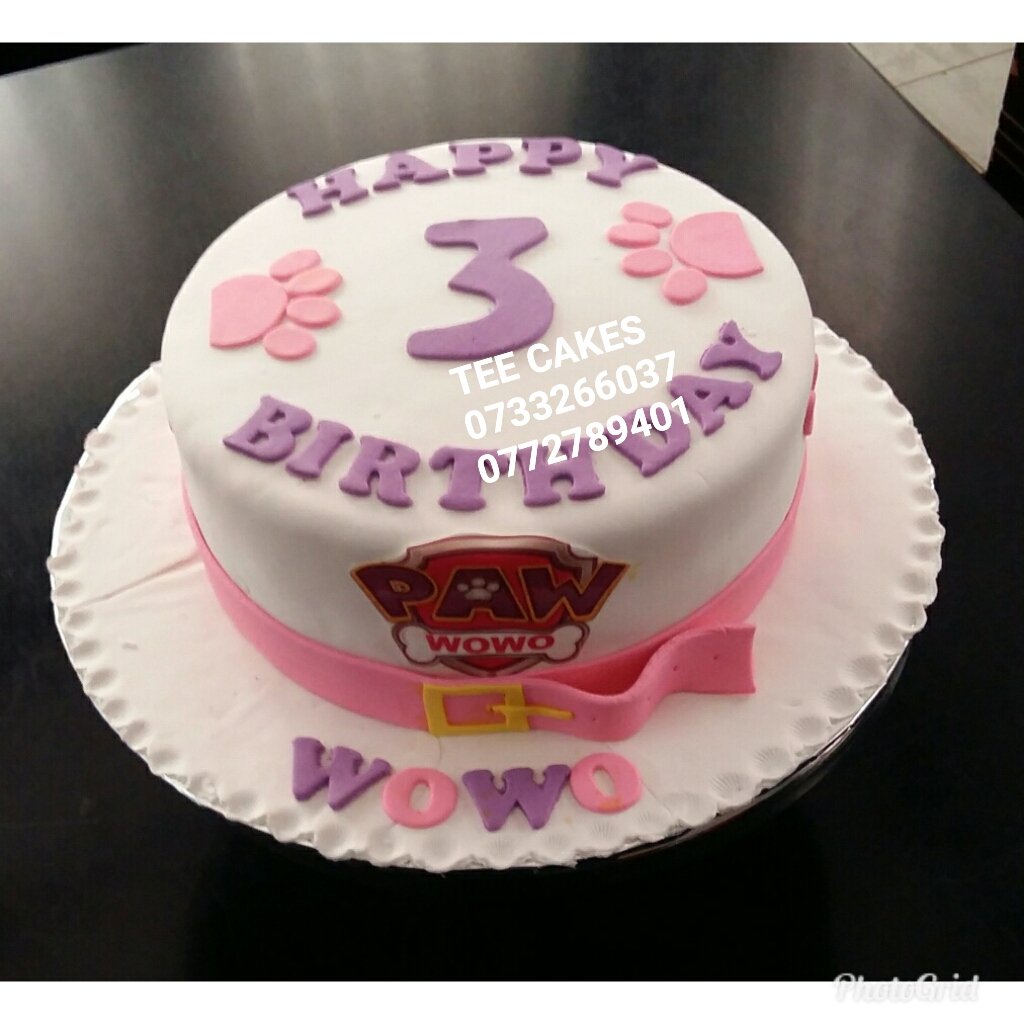 TEECakes10's tweet photo. Cakes for the little girls https://t.co/f5iaNTCFQR