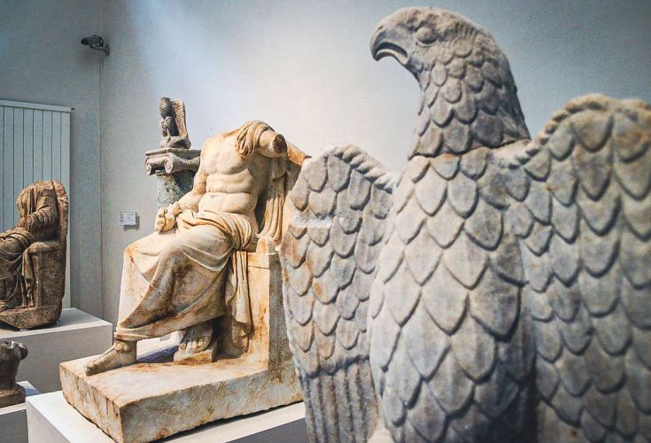 GreeceinSpain's tweet photo. Sumérgete en el fascinante mundo de la Antigua #Macedonia #Grecia siguiendo los pasos de #FilipoII y su hijo, #AlejandroMagno, y visitando los sitios de interés cultural de una región rica en historia @DiscoverGRcom
➡️https://t.co/bKtuETjzu6 https://t.co/x5mbgAw32B