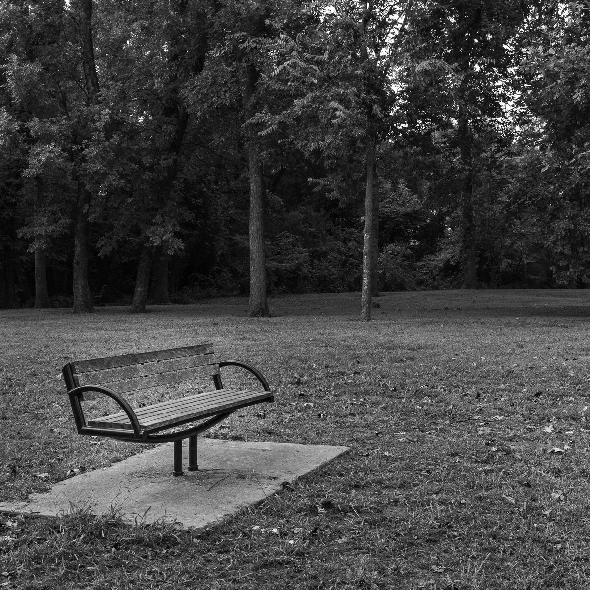 Open Seating, Dallas … Oct 2020

#blackandwhitephotography  #monochrome
#streetphotography  
#Canonrp
#voigtlander35mmf14