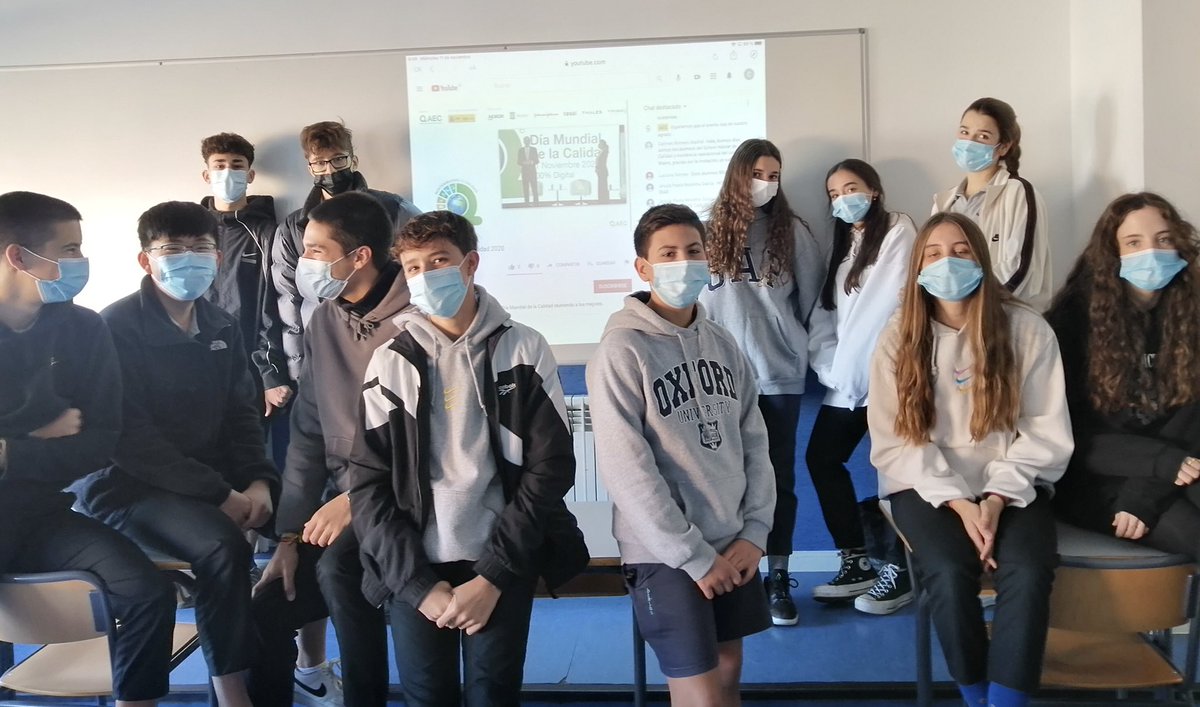 aec_es's tweet photo. RT @Colegio_Brains: Ayer se celebró el #DMC2020. El Presidente de @aec_es, Miguel Udaondo, presentó al grupo de 17 alumnos que realizarán el School Máster en Calidad y Excelencia Operacional y dedicó unas palabras a nuestro colegio ¡Una grandísima jornada! https://t.co/TJ6kN8LtXX
