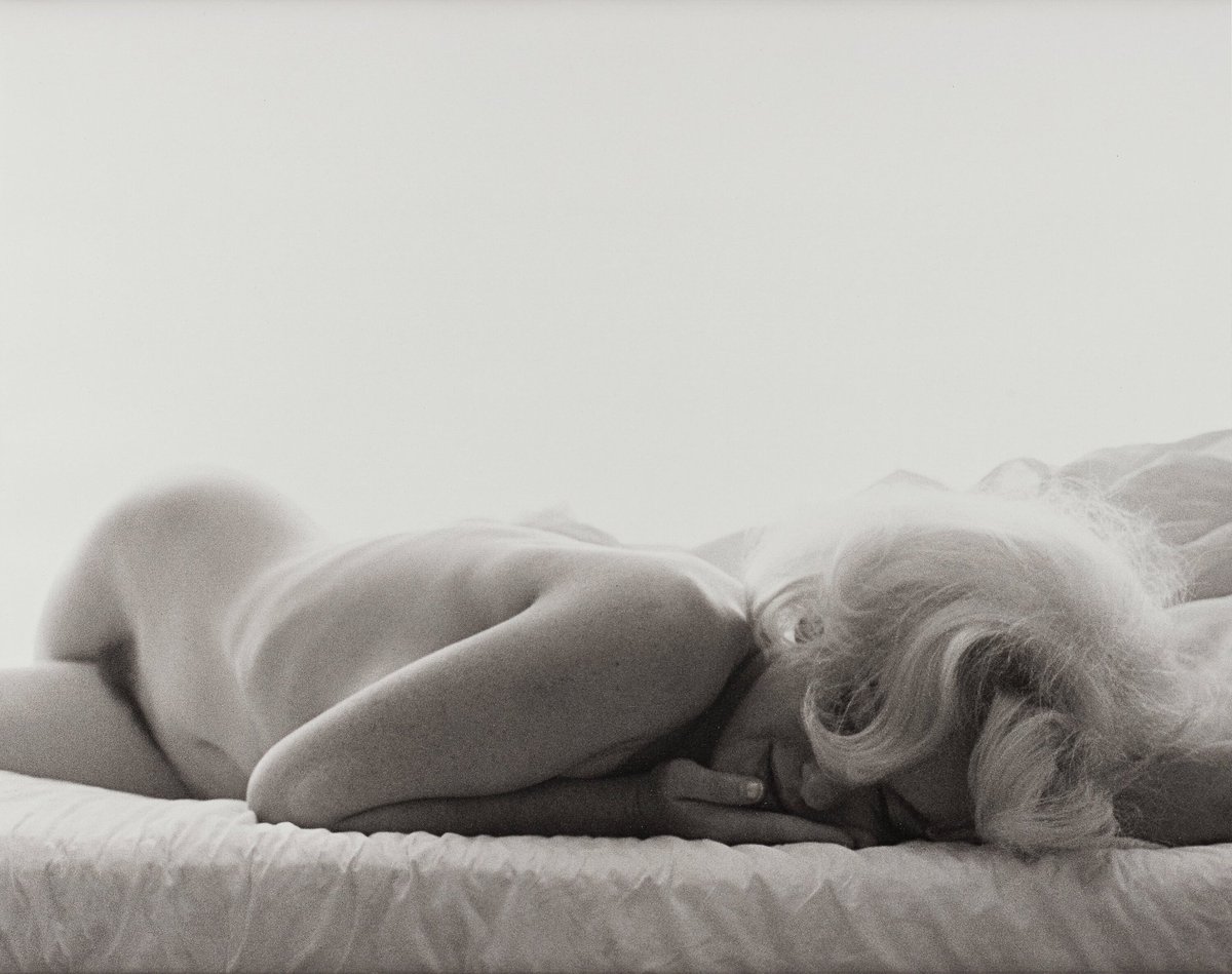 Ornella91_34's tweet photo. Leif-Erik Nygards - Marylin Monroe at Bel Air Hotel,  Los Angeles 1962 https://t.co/pCRFML0isR