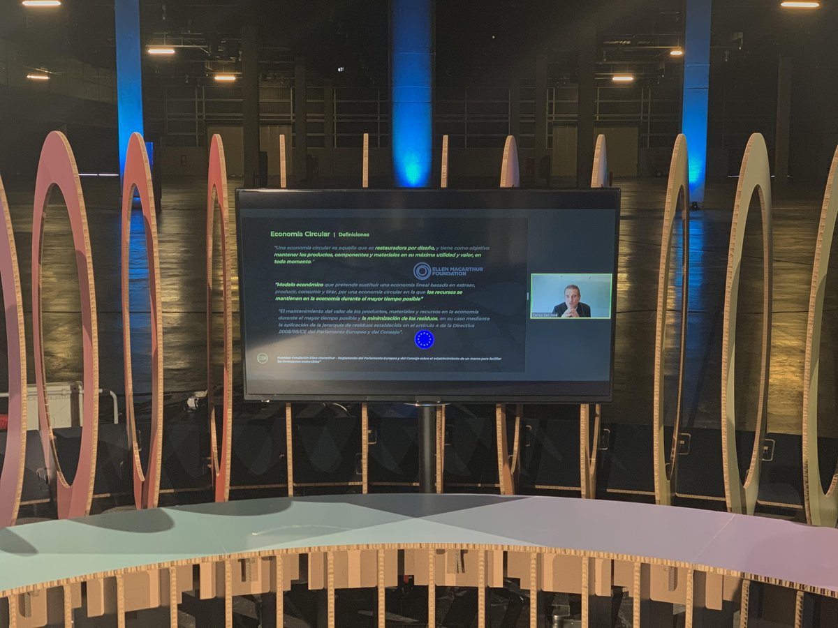 ADCV_com's tweet image. &quot;El diseño debe ser el promotor, sensibilizador e impulsor de la #economiacircular, de manera que nos acerque a un modelo económico más justo y sostenible&quot;, @carlossanjose de @CDF_ecodesign en Economía #EnCircular Open Week