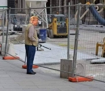 mic592's tweet photo. Ormai anke Trump è diventato un pensionato https://t.co/ZGtPjrfIG8