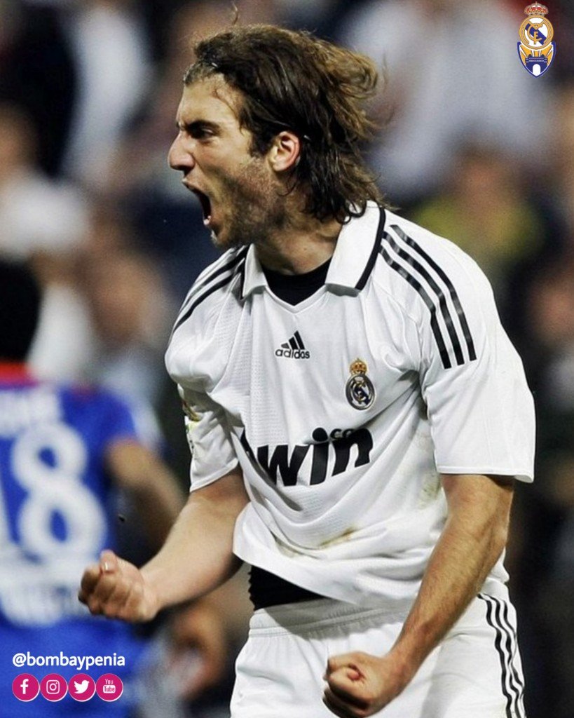 BombayPenia's tweet photo. Gonzalo Higuain (2007-13) for Real Madrid in La Liga

👥 – 171 appearances
👤 – 119 starts
⏳ – 118 90s
⚽ – 105 goals
🎯 – 29 assists
🥅 – 79:07 minutes per goal contribution

PIPITA 🔥

#RMLegends #HalaMadrid https://t.co/fxVhcEj5sc