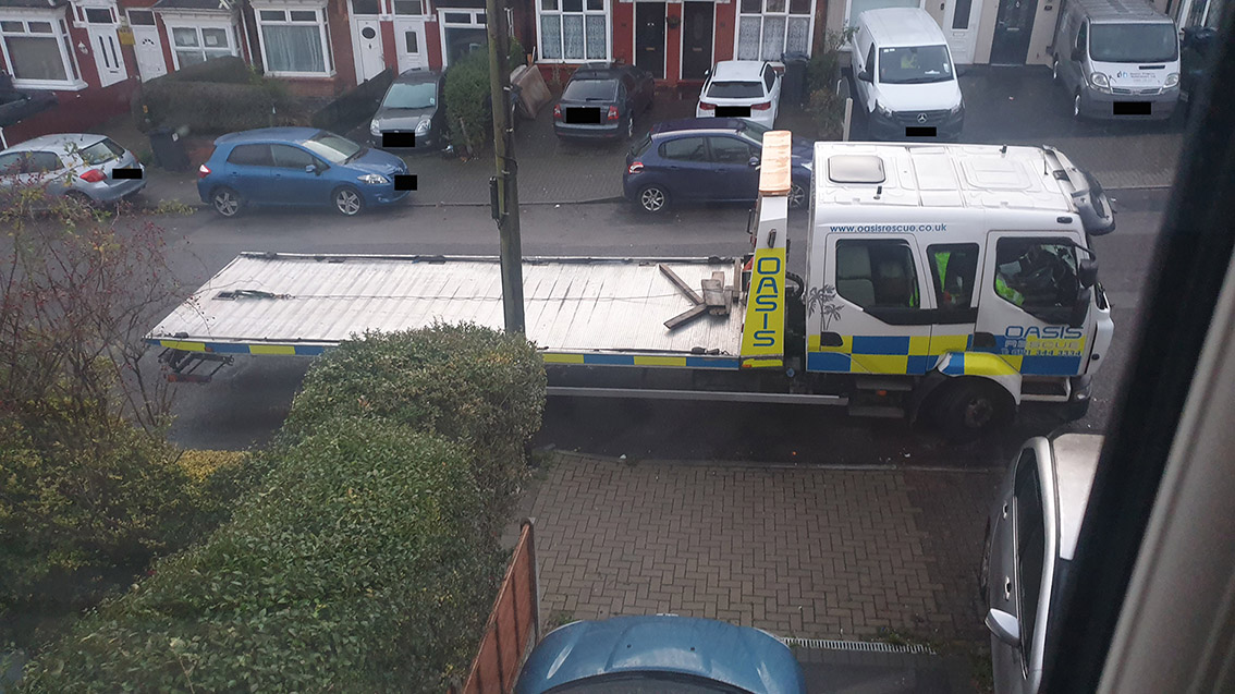 selinathompson's tweet photo. @BCC_Help  received no response from civil enforcement ref: 3269892 and 3263382. Oasis Rescue and Recovery truck keeps blocking me on my driveway (dropped kerb) at various times of the day and night!!! Day 5 now and no resolution with driver or the company. Help! https://t.co/hUhwFGtmyf