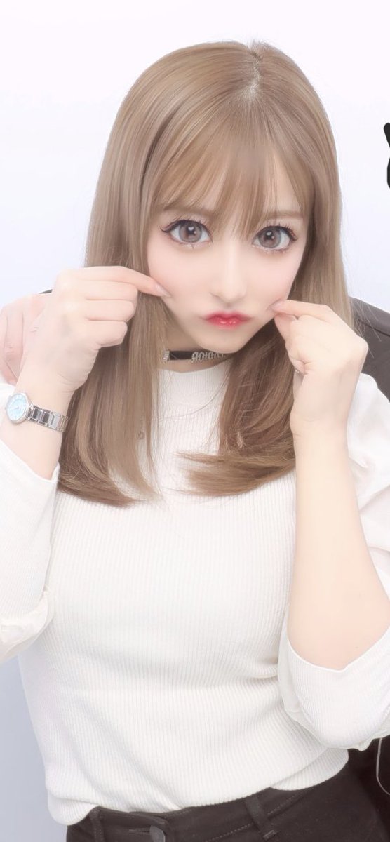 ぴ🥺💓🎀 髪色めちゃ明るい🤩！