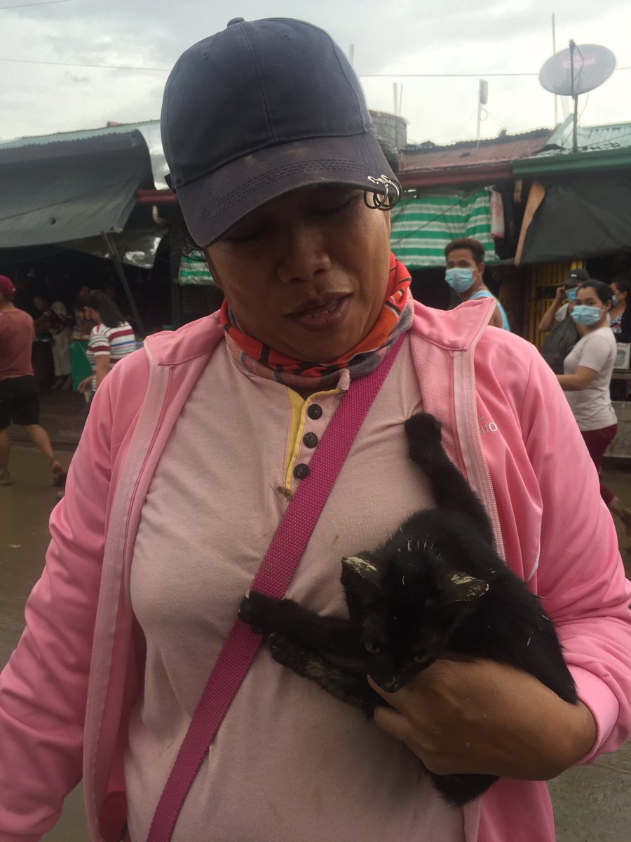 ANCALERTS's tweet photo. “Leave no one behind.” Residents of Kasiglahan 1, San Jose, Rodriguez, Rizal with their rescued pets.

Some portions of the village remain inundated with waist-deep waters following heavy downpour due to #UlyssesPH. https://t.co/KJzdjXCdZv | via @InaReformina