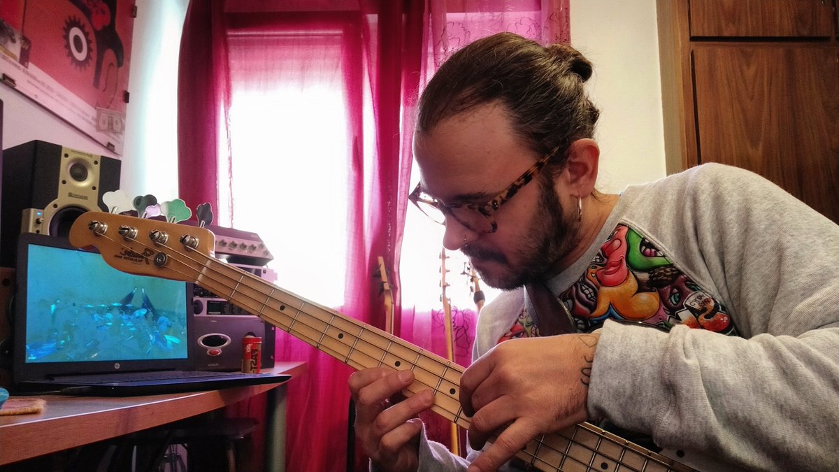 ivan_vaf's tweet photo. In progress!!!
#tapping #tappingbass #bassporn #basstapping #bass #bassriffs #bassgram #basslove #basslife #bassman #fenderbass #fender #fenderp51 #fendertelecasterbass #telecasterbass #telecaster #precisionbass #precisionbass51 #precisionbasslovers #homestudio #studybass https://t.co/4uVifHkscb