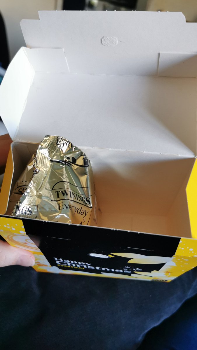 deedee9645's tweet photo. @Tesco @TwiningsUK just opened my new box of 100 tea bags and half seem to be missing from a sealed box?? https://t.co/RidHAULThv