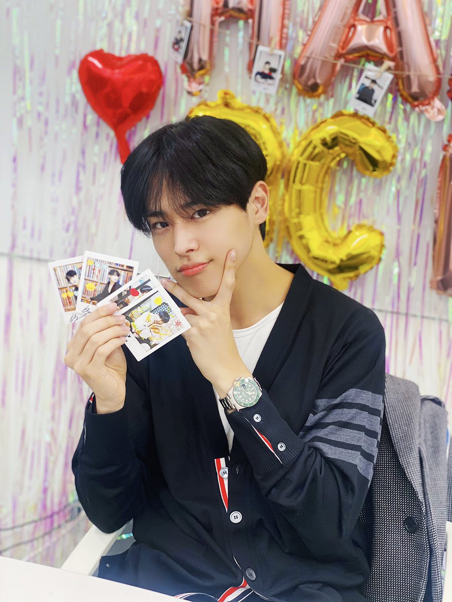 VICTON1109's tweet photo. [#빅톤] 2020.11.12 💙🐶🐥💛

오늘은 세상에서 가장 빛나는
강쥐 뿅아리의 생일🎂
병차니의 생일을 축하해주신
앨리스 감사합니다🥺

병찬이의 은니가
더욱 반짝이도록 많이 축하해주세요🌟

💙💛해피해피병찬데이💛💙

#VICTON #HAPPY_BYUNGCHAN_DAY
#ByungChan #최병찬 #병찬
#AlwaysWithByungchan https://t.co/gLlBh3Zk20