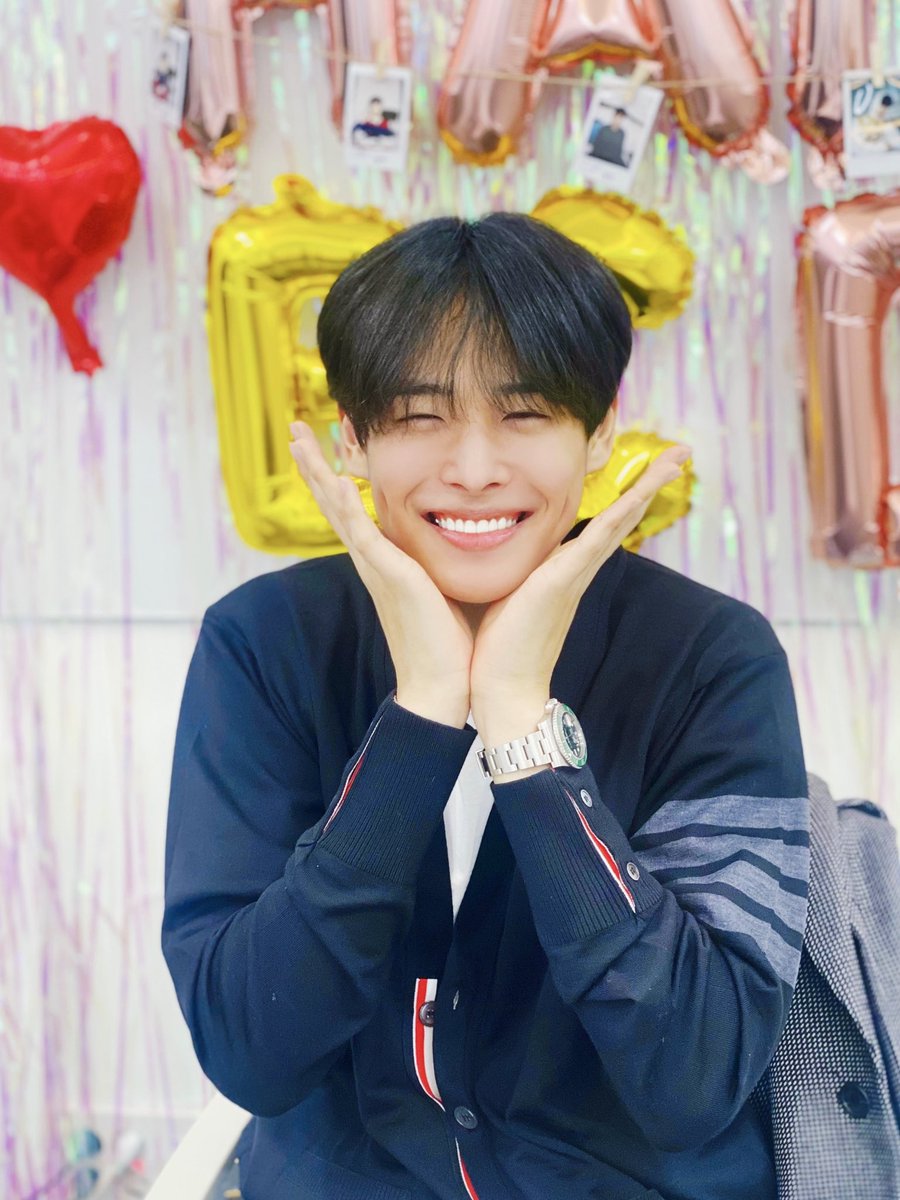 VICTON1109's tweet photo. [#빅톤] 2020.11.12 💙🐶🐥💛

오늘은 세상에서 가장 빛나는
강쥐 뿅아리의 생일🎂
병차니의 생일을 축하해주신
앨리스 감사합니다🥺

병찬이의 은니가
더욱 반짝이도록 많이 축하해주세요🌟

💙💛해피해피병찬데이💛💙

#VICTON #HAPPY_BYUNGCHAN_DAY
#ByungChan #최병찬 #병찬
#AlwaysWithByungchan https://t.co/gLlBh3Zk20