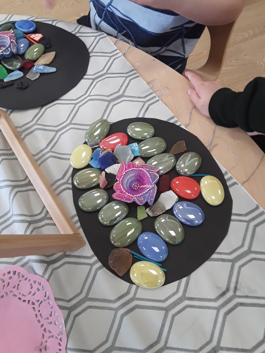 AshbridgeMaxy's tweet photo. Infusing mathematical opportunities in our celebrations through a buffet of #bitsnbobs. Inviting children to create 'looseparts rangoli' patterns using repeat pattern technique. #Diwali #Rangoli #atelier @NDNAtalk https://t.co/DRN3rNFBN2