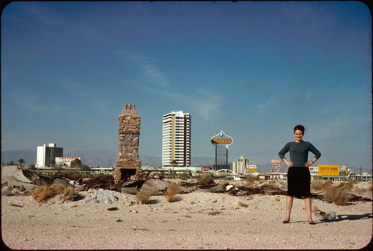 AzW_museum's tweet photo. Heut geht’s mit #DeniseScottBrown nach Las Vegas🤩Nach dem Motto „Man kann von jeder Stadt etwas lernen“ machte sie sich 1966 mit Robert Venturi auf, um diese Stadt zu erforschen, 1972 folgte das Buch #LearningfromLasVegas! 2018 würdigte sie das @AzW_museum mit einer Ausstellung! https://t.co/gsnQlGU6PY