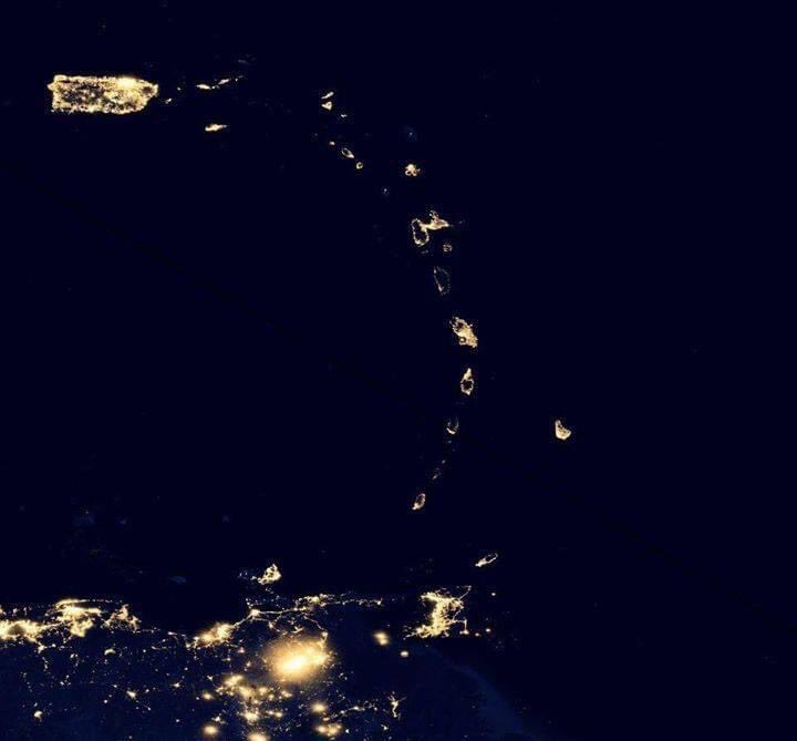 Luminaofficiel's tweet photo. Les Antilles vu du ciel, de nuit 😍 https://t.co/Eg1H9z048i