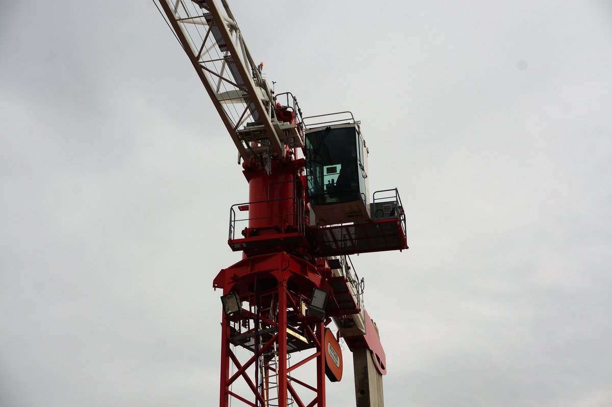 [#Presse ] Signature d'un accord de coopération en R&amp;D entre Lextan et <a href="/Bouygues_C/">Bouygues Construction</a> pour inventer la grue connectée pilotée à distance. 🏗️ 👍
En savoir plus⤵️
bit.ly/35kBrXw

#sharedinnovation #IoT #innovation