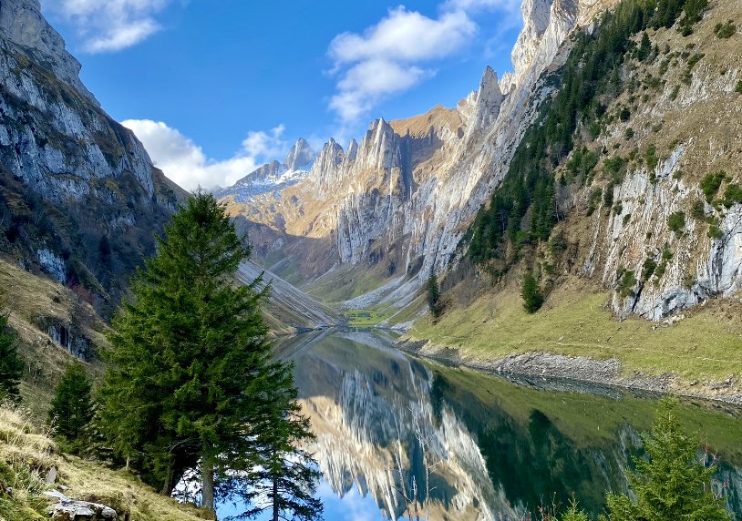 thisisAleksa's tweet photo. Wie Torres del Paine. 

#Fälensee #Staubern #Appenzellerland #Appenzell #Alpstein #Wandern #Schweiz #NaturOMG https://t.co/cfRH1xkxYR