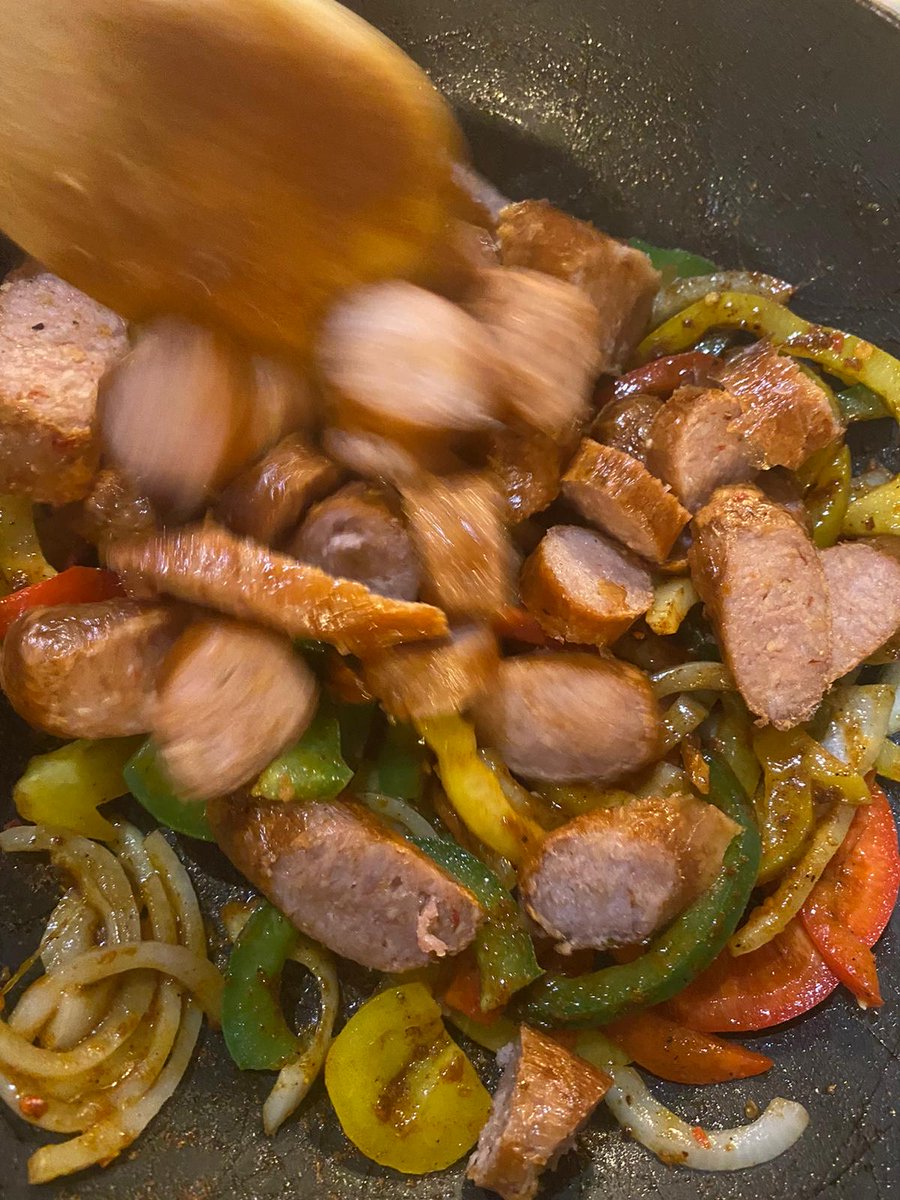 Barryjsausages's tweet photo. Speedy midweek meal idea made with Barry John Spice Bag Sausages. Easy &amp; simple tasty food! https://t.co/sTknWMTuLx 

#barryjohnsausages #speedymidweekmeals #spicebagdinners #spicebag #delicious #createdincavan https://t.co/PWmc3U2wXw