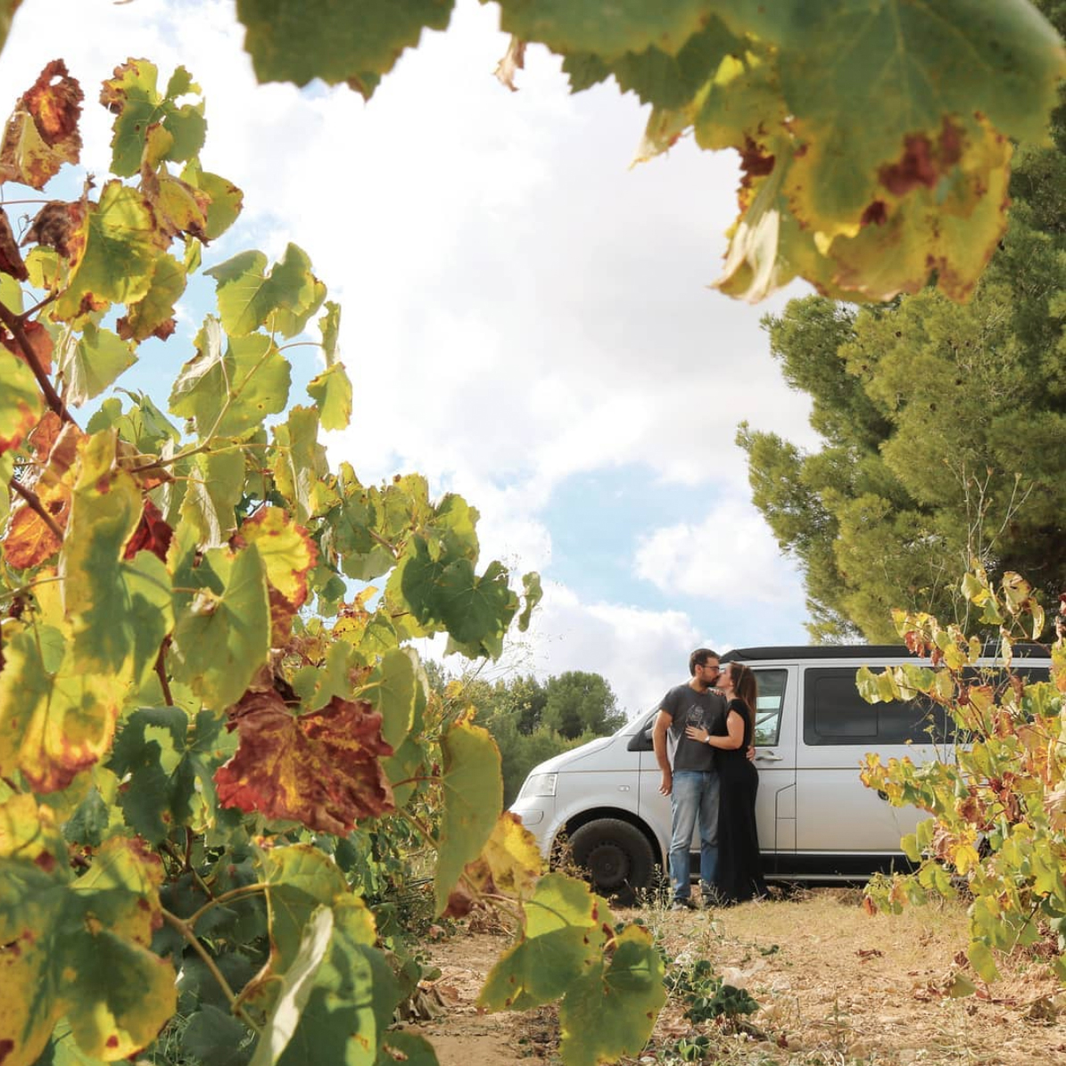 Si ets amant de l'estil de vida càmper, al Penedès tenim 12 àrees de pernocta per despertar entre vinyes, les RV Penedès · sites &amp; vineyards. Una escapada de proximitat i en un entorn ideal! 😍🌅 T'estarem esperant!

📸<a href="/mardealboran/">mardealboran</a>

#penedesexperience @bcnmoltmes <a href="/catexperience/">Catalunya Experience</a>