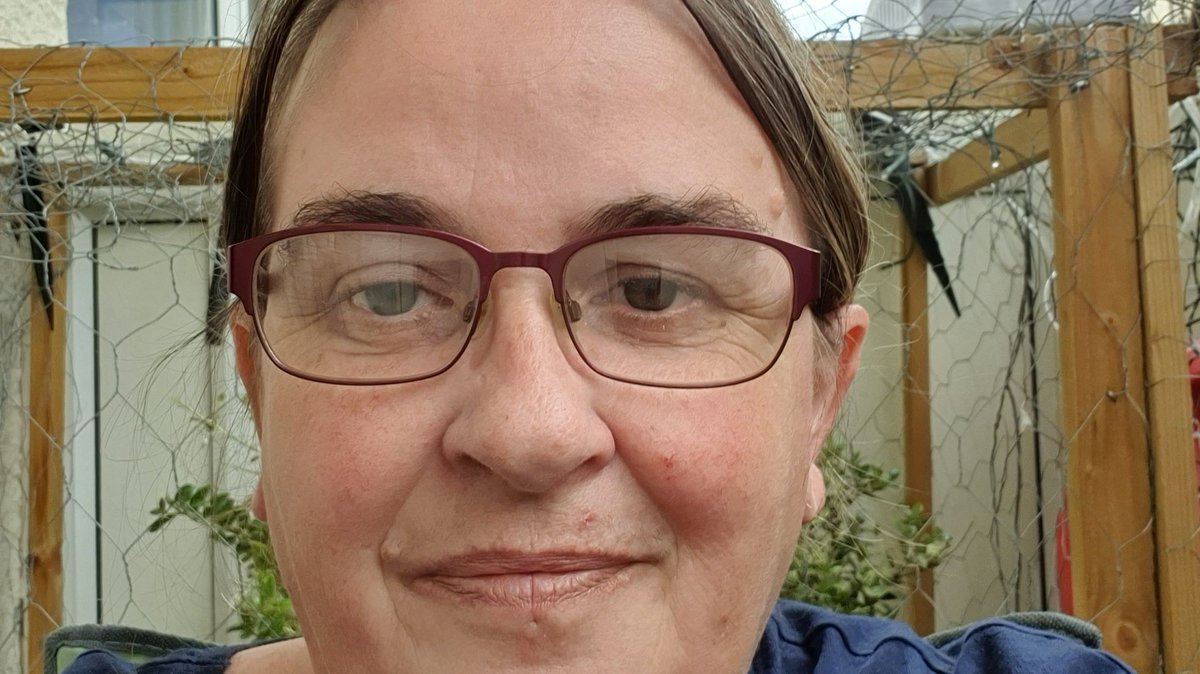 bowelcanceruk's tweet image. "However, we are all worried if I do have Lynch syndrome, have I passed it on to them? If I am carrier, then it’ll be up to them whether they’re tested too."

Pearl shares her experiences of being diagnosed with stage 4 #bowelcancer:  bowelcanceruk.org.uk/how-we-can-hel…