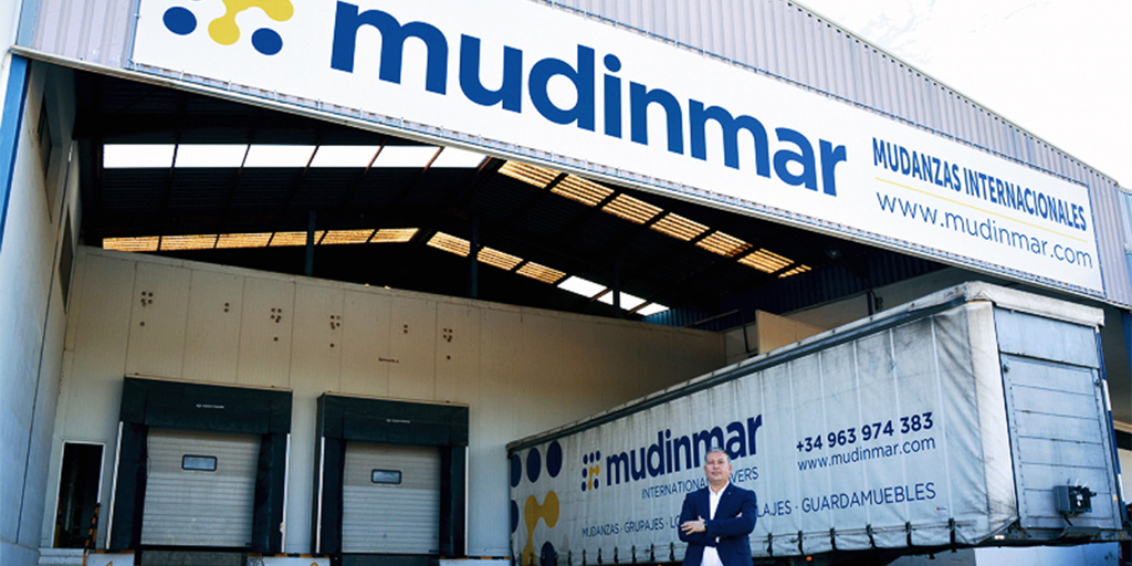 mudinmar's tweet photo. ¡Hacemos la #mudanza y @diariodelpuerto os cuenta por qué! 
 
Para ofrecer un mejor servicio a nuestros clientes y compañeros del sector nos trasladamos a nuevas instalaciones en #Picassent
 
Puedes conocer los detalles del traslado aquí 
➡️ https://t.co/eHfuMrFGCo https://t.co/wILSHMNoZ8