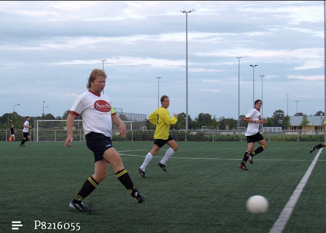 MartijnUitslag's tweet photo. @MundialMag @Provie_of_Proof It's my birthday today. To celebrate, here are a view photo's of me playing lovely football for #ozcommen https://t.co/iPDcz698S6