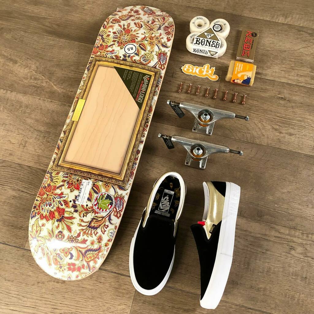sickboards's tweet image. Mini logo materpiece series, make your board into your own piece of art 🖼 
.
.
.
#minilogo #vansslipon #boneswheels #independenttruckco #redsbearings #enjoiwonderrub instagr.am/p/CHfTxhlpmpq/