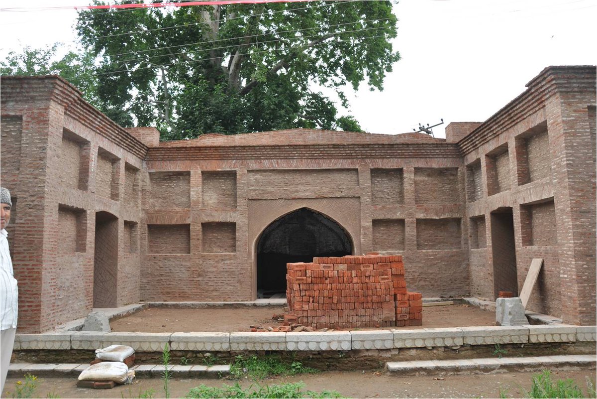 This is an image of the hammam (facing the garden) post consolidation. Unfortunately, the rear side of the hammam facing the main road is today again in bad state- with graffiti, posters, encroachment & damaged plaster.4/