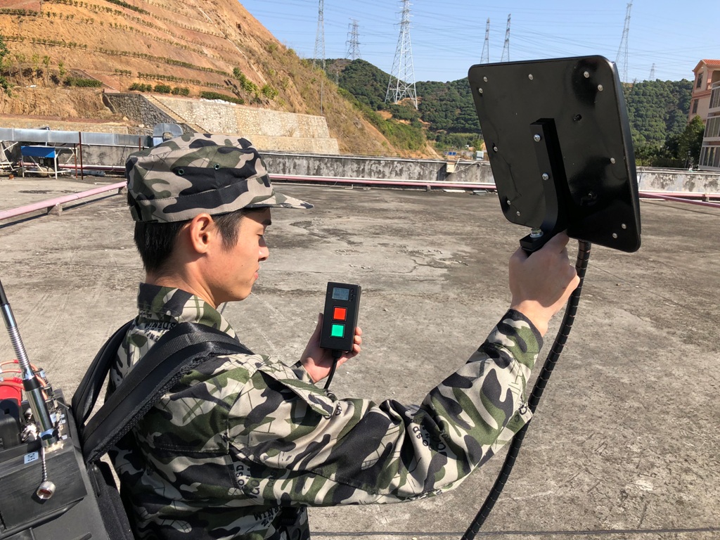 Jammers4u1's tweet photo. Manpack Drone UAV RC portable Jammer 110W up to 1500m 
https://t.co/D0X2heErLQ  Anti UAV Drone Public events protection Jammer
 
#Drone #Breaker #DroneJammer #DroneJammers #UAVJammer #UavJammers #rcJammer #AntiDrones #AntiUAV #Jammer #Jammers #uav #drones #dronesjammer #jamming https://t.co/vLJ9ViVuBe
