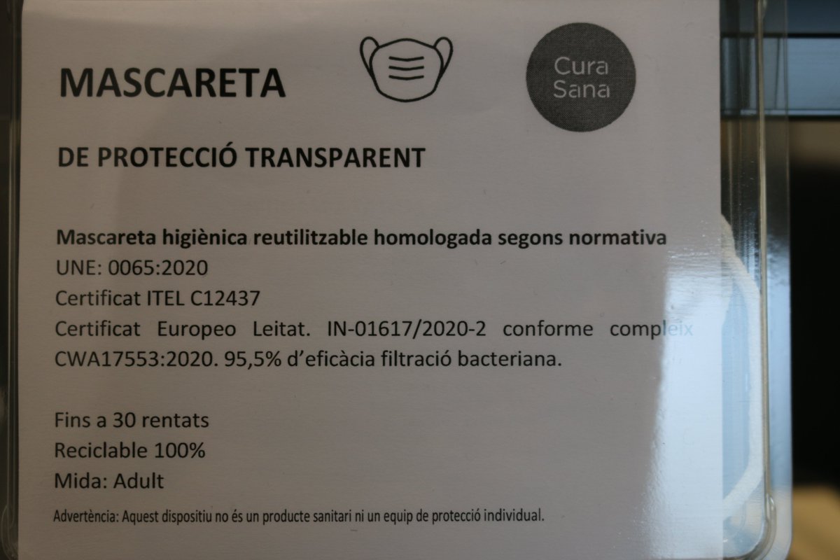 Aj_Tiana's tweet photo. 🗣️🔊 Les treballadores de l'Oficina d'Atenció Ciutadana compten amb mascaretes transparents per poder atendre a persones amb discapacitat auditiva i facilitar així la lectura dels llavis 🦻🏻. Són mascaretes homologades i fetes a #Tiana per @Curasanaonline. #TianaÉsAccessibilitat https://t.co/CGMgAD8vJT