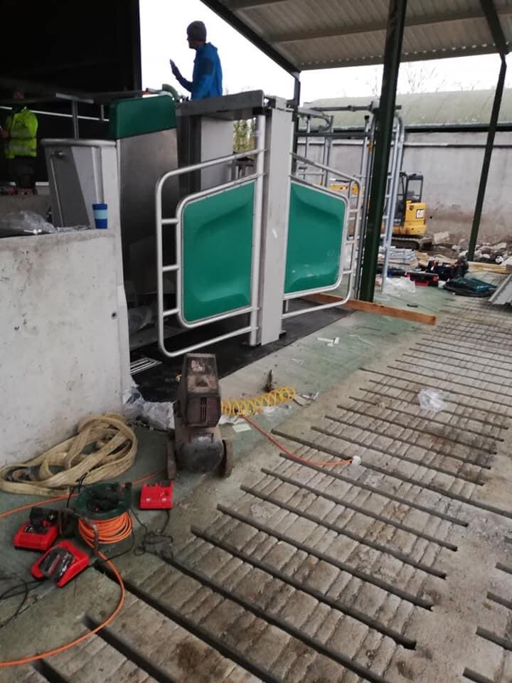 FarmGea's tweet photo. FTS on another robot install th week @RoboticGrazing https://t.co/w5a5SQNDtx