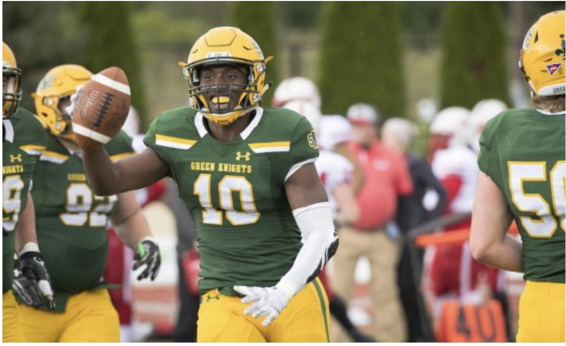 bjaay2x's tweet photo. Blessed to reciever an official offer from St.Norbert College !💚💛@KGolomski @SNCfootball https://t.co/fCTYdj3SEz