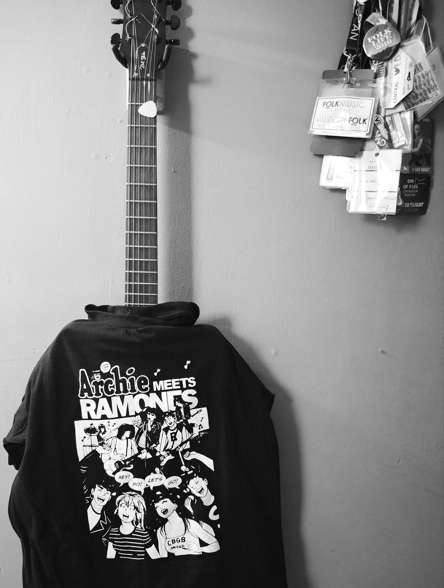 f105music's tweet image. #lifehack - how to keep your #guitar humid in the winter. Hang dry an #archiemeetsramones #tshirt on it. #heyholetsgo #cbgb
